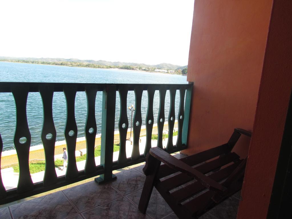 Hotel Mirador Del Lago Flores Exteriör bild